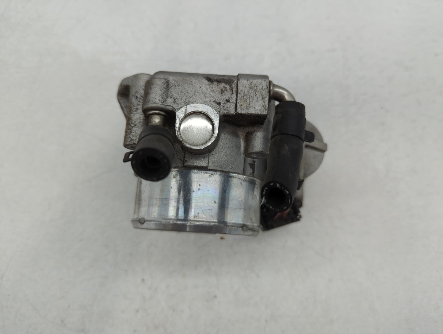 2011-2014 Hyundai Sonata Throttle Body P/N:35100-2G700 Fits Fits 2011 2012 2013 2014 2015 2016 OEM Used Auto Parts - Oemused