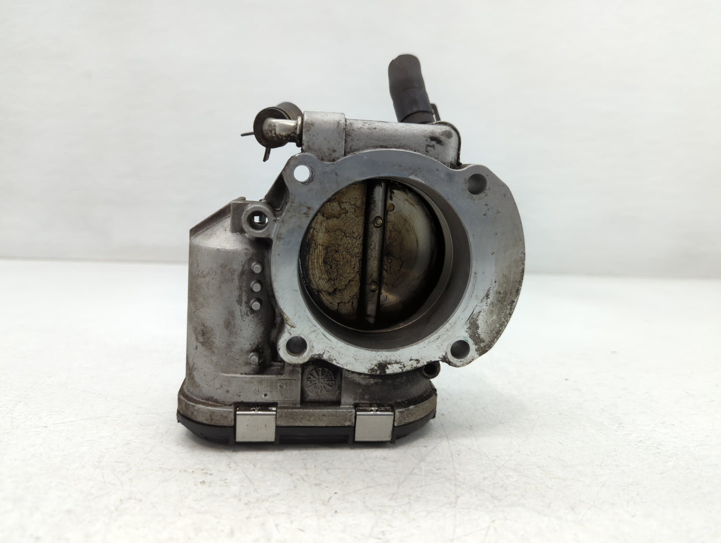 2011-2014 Hyundai Sonata Throttle Body P/N:35100-2G700 Fits Fits 2011 2012 2013 2014 2015 2016 OEM Used Auto Parts - Oemused