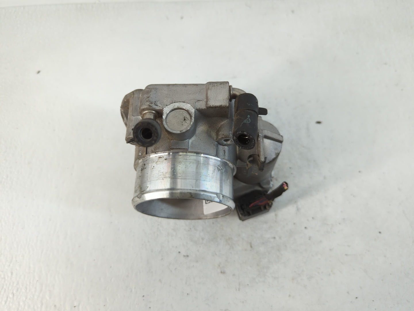 2011-2014 Hyundai Sonata Throttle Body P/N:35100-2G700 Fits Fits 2011 2012 2013 2014 2015 2016 OEM Used Auto Parts - Oemused