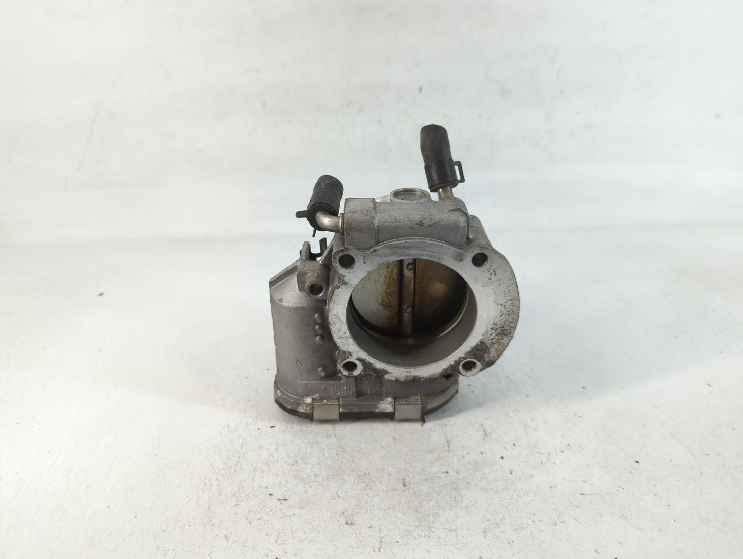 2011-2014 Hyundai Sonata Throttle Body P/N:35100-2G700 Fits Fits 2011 2012 2013 2014 2015 2016 OEM Used Auto Parts - Oemused