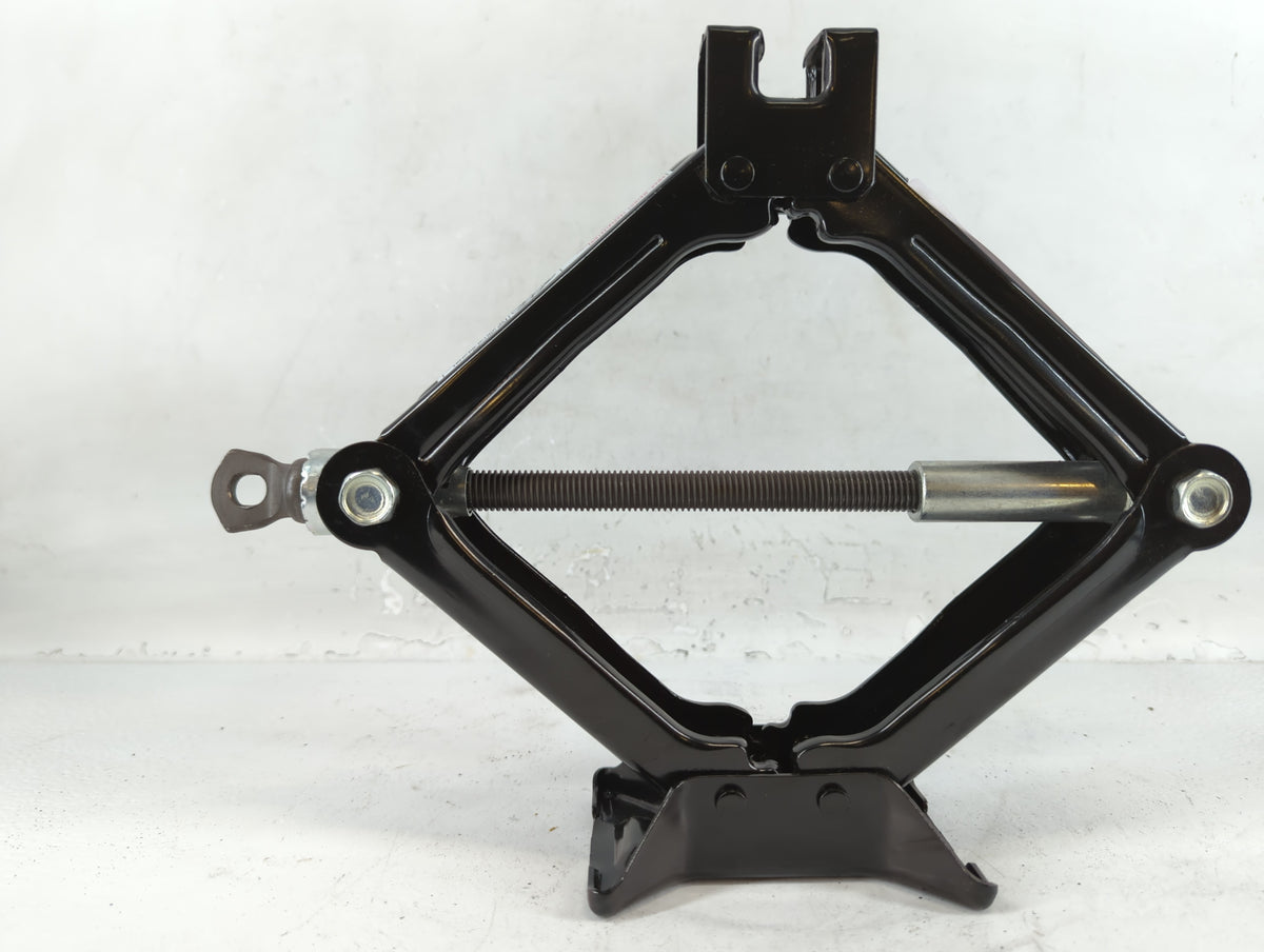 2014 Hyundai Sonata Spare Scissor Car Jack 757476 - Oemusedautoparts1.com