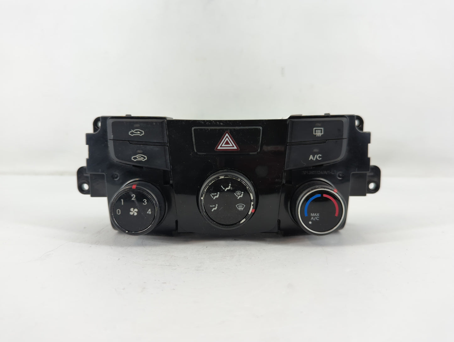 2014 Hyundai Sonata Climate Control Module Temperature AC/Heater Replacement P/N:97250-3Q030 Fits OEM Used Auto Parts - Oemu