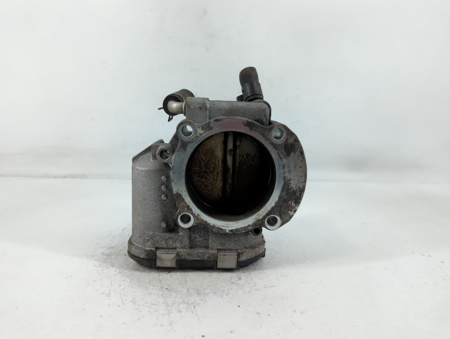 2011-2014 Hyundai Sonata Throttle Body P/N:35100-2G700 Fits Fits 2011 2012 2013 2014 2015 2016 OEM Used Auto Parts - Oemused