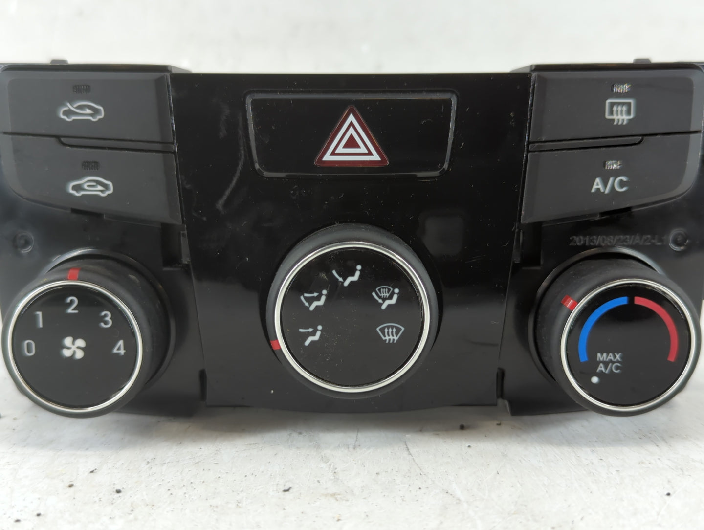 2014 Hyundai Sonata Climate Control Module Temperature AC/Heater Replacement P/N:97250-3Q030 Fits OEM Used Auto Parts - Oemu