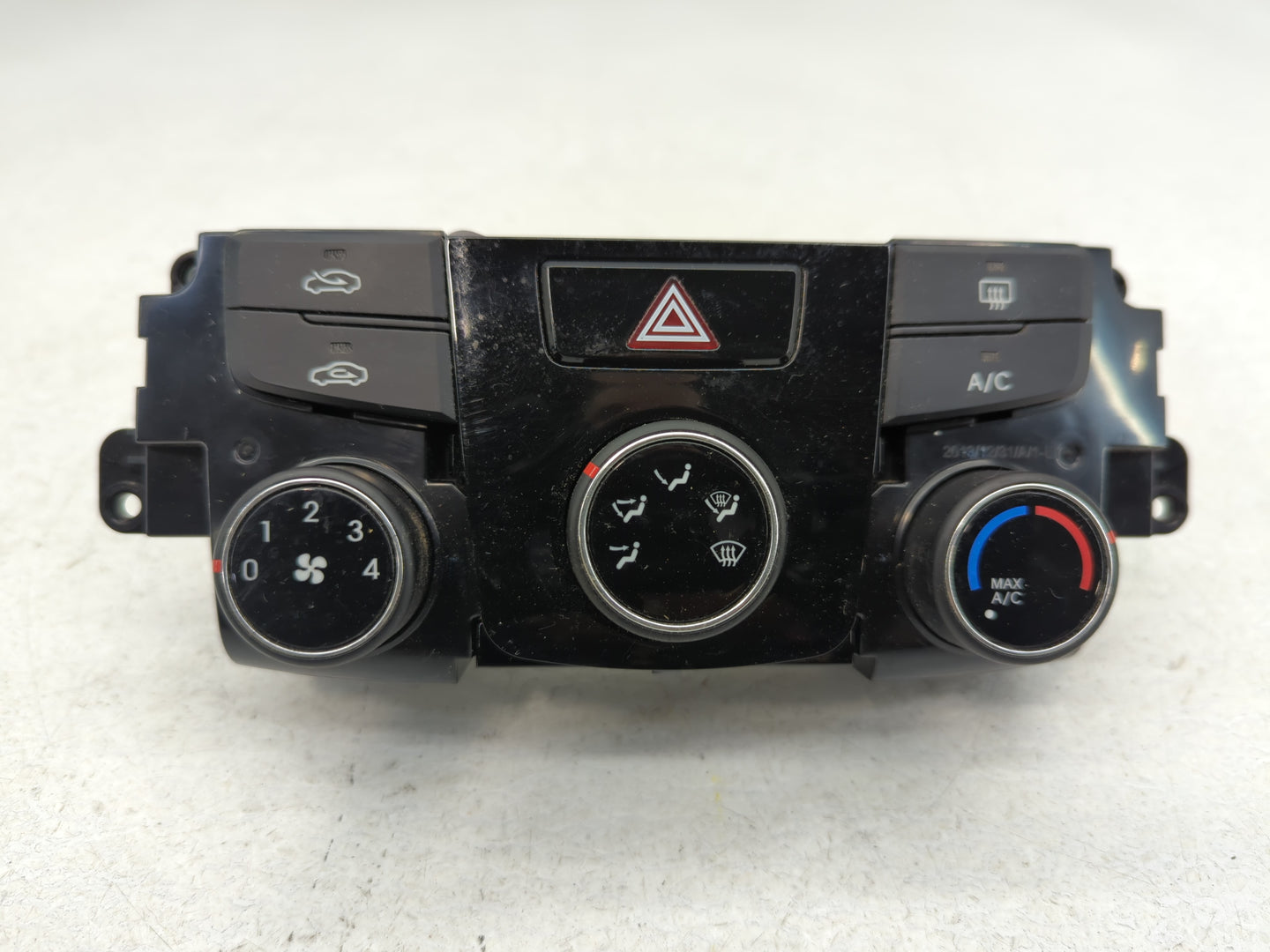 2014 Hyundai Sonata Climate Control Module Temperature AC/Heater Replacement P/N:97250-3Q030 Fits OEM Used Auto Parts - Oemu