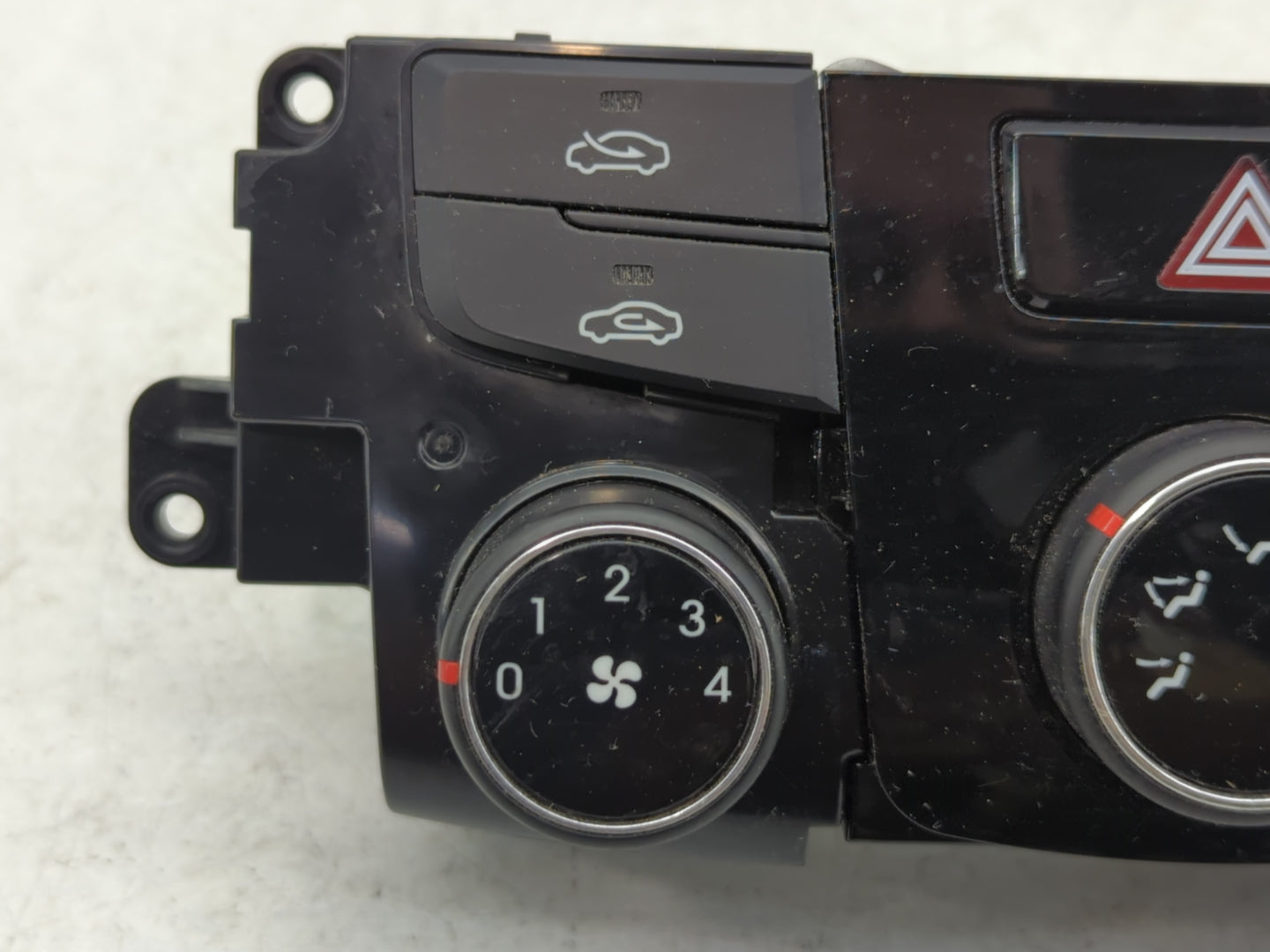 2014 Hyundai Sonata Climate Control Module Temperature AC/Heater Replacement P/N:97250-3Q030 Fits OEM Used Auto Parts - Oemu
