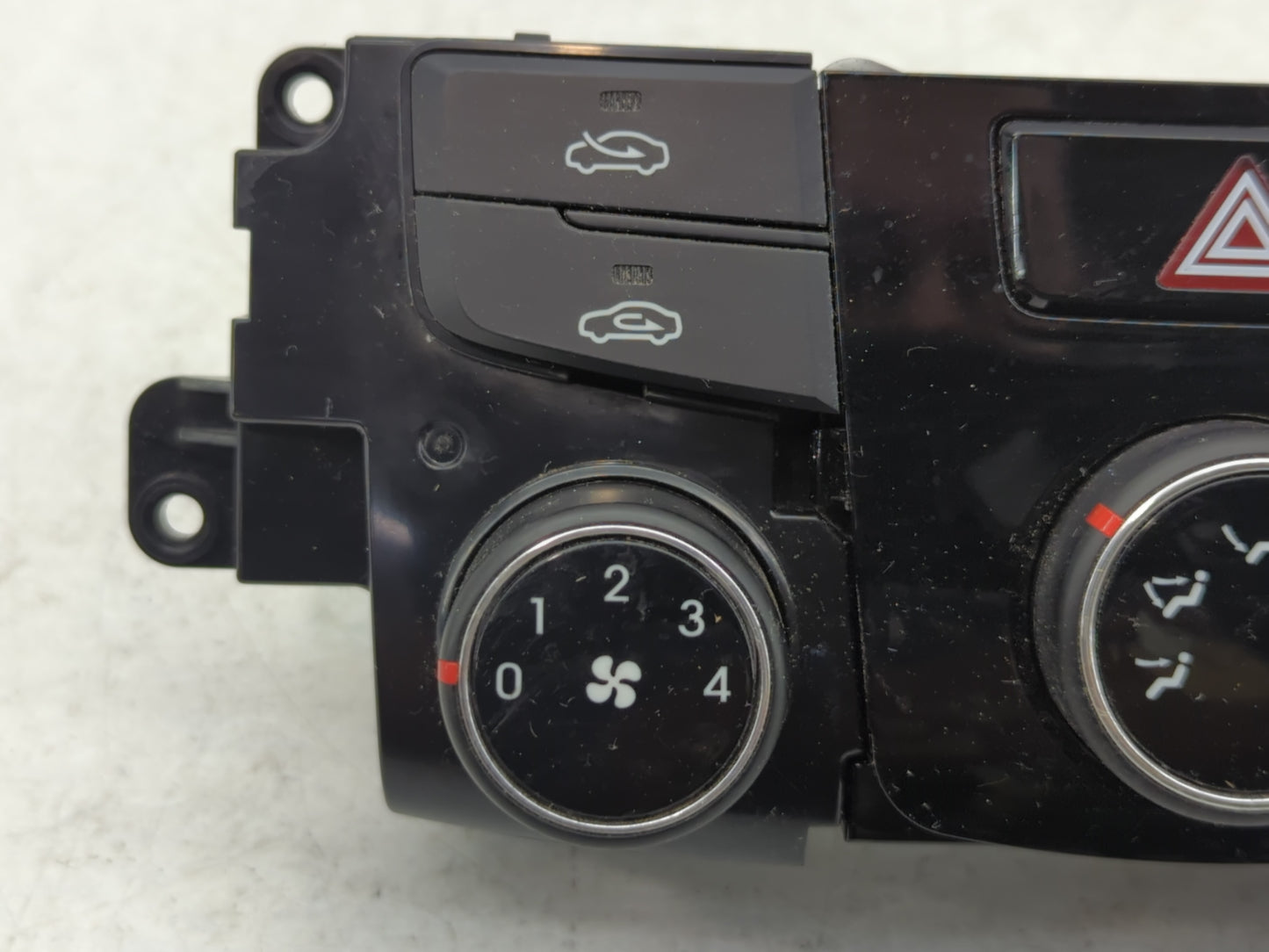 2014 Hyundai Sonata Climate Control Module Temperature AC/Heater Replacement P/N:97250-3Q030 Fits OEM Used Auto Parts - Oemu