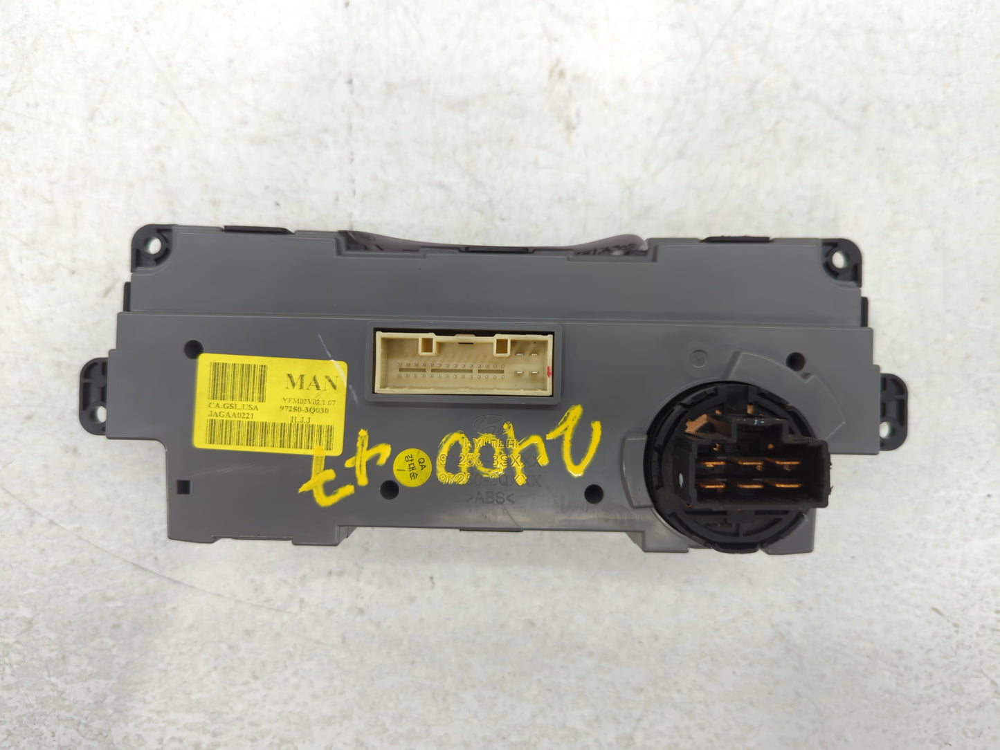 2014 Hyundai Sonata Climate Control Module Temperature AC/Heater Replacement P/N:97250-3Q030 Fits OEM Used Auto Parts - Oemu