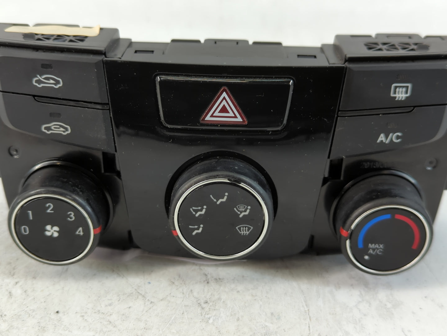 2014 Hyundai Sonata Climate Control Module Temperature AC/Heater Replacement P/N:97250-3Q030 Fits OEM Used Auto Parts - Oemu