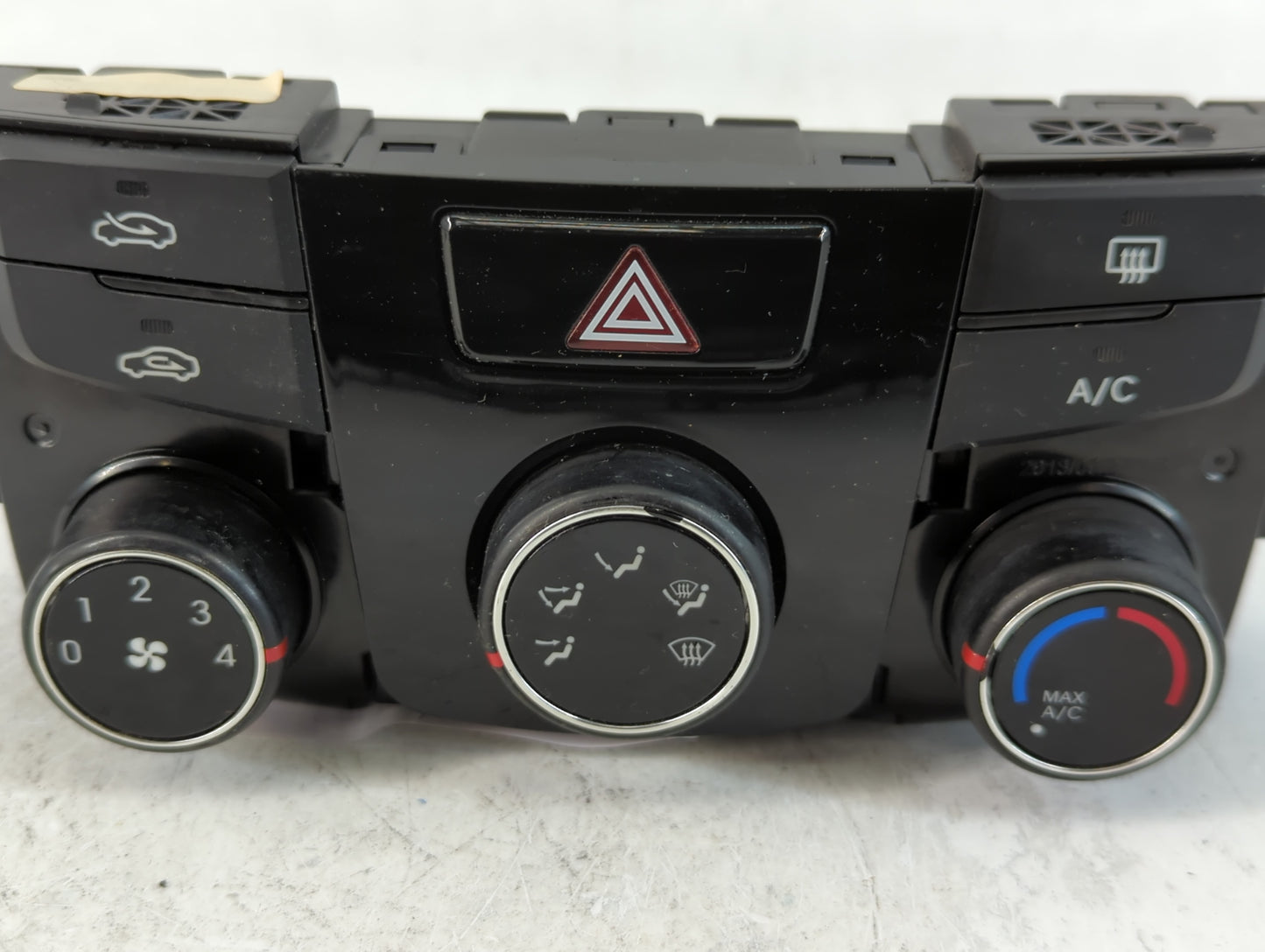 2014 Hyundai Sonata Climate Control Module Temperature AC/Heater Replacement P/N:97250-3Q030 Fits OEM Used Auto Parts - Oemu