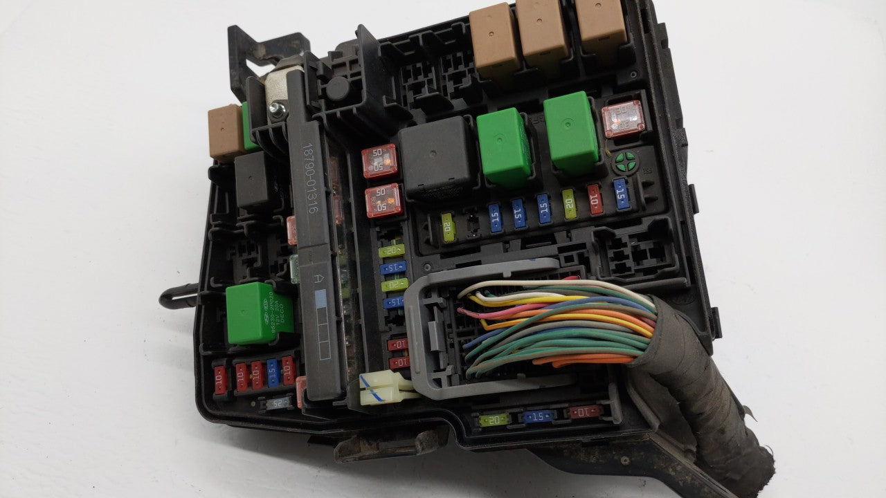 2014 Hyundai Sonata Fusebox Fuse Box Panel Relay Module P/N:91750-3Q070 Fits Fits 2011 2012 2013 OEM Used Auto Parts - Oemus