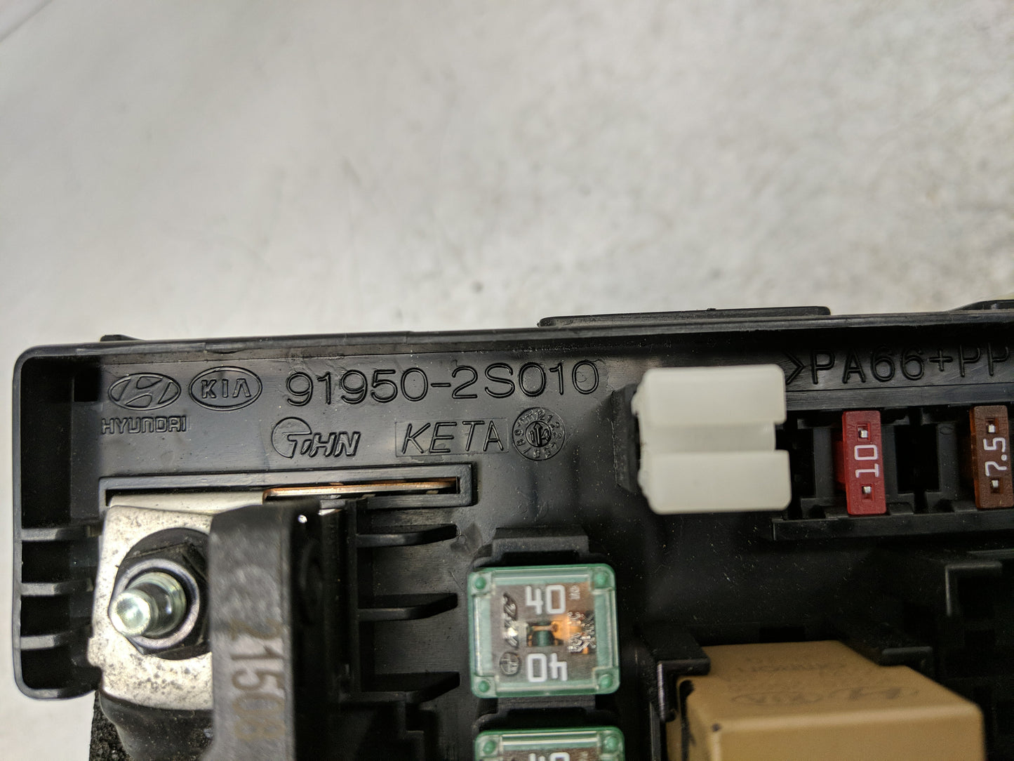 2014-2015 Hyundai Tucson Fusebox Fuse Box Panel Relay Module P/N:91941-2S120 Fits Fits 2014 2015 OEM Used Auto Parts - Oemus