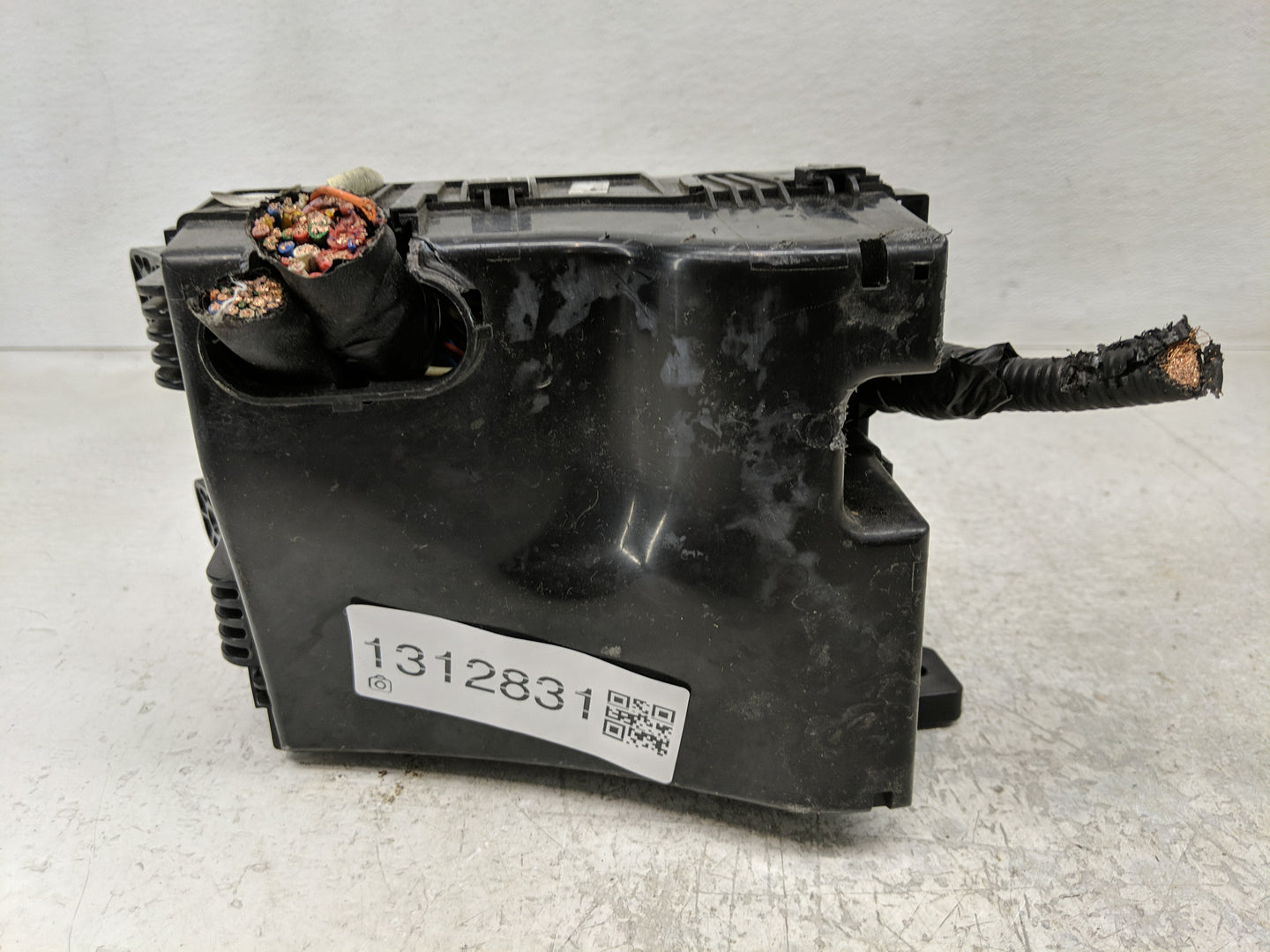 2014-2015 Hyundai Tucson Fusebox Fuse Box Panel Relay Module P/N:91941-2S120 Fits Fits 2014 2015 OEM Used Auto Parts - Oemus