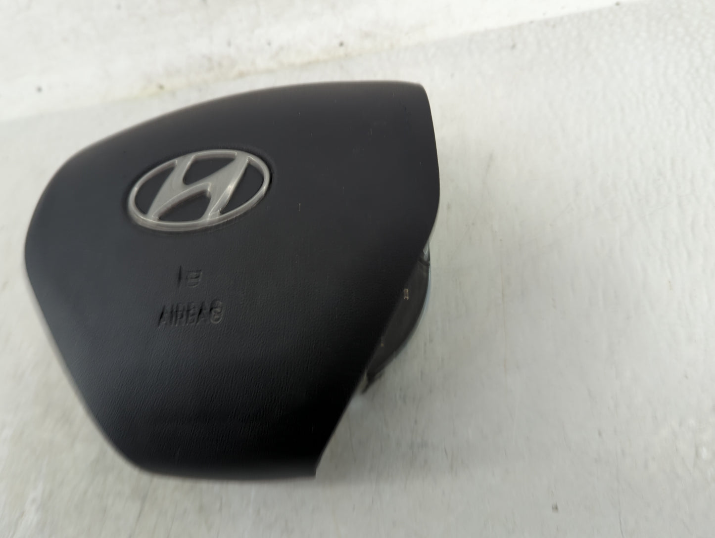 2011-2016 Hyundai Tucson Air Bag Driver Left Steering Wheel Mounted Fits Fits 2011 2012 2013 2014 2015 2016 OEM Used Auto Pa
