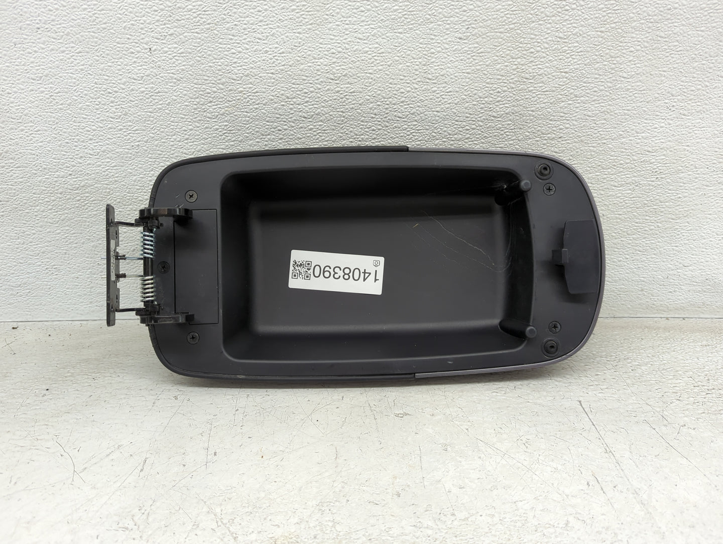 2014 Hyundai Tucson Center Console Armrest Cover Lid Fits OEM Used Auto Parts - Oemusedautoparts1.com