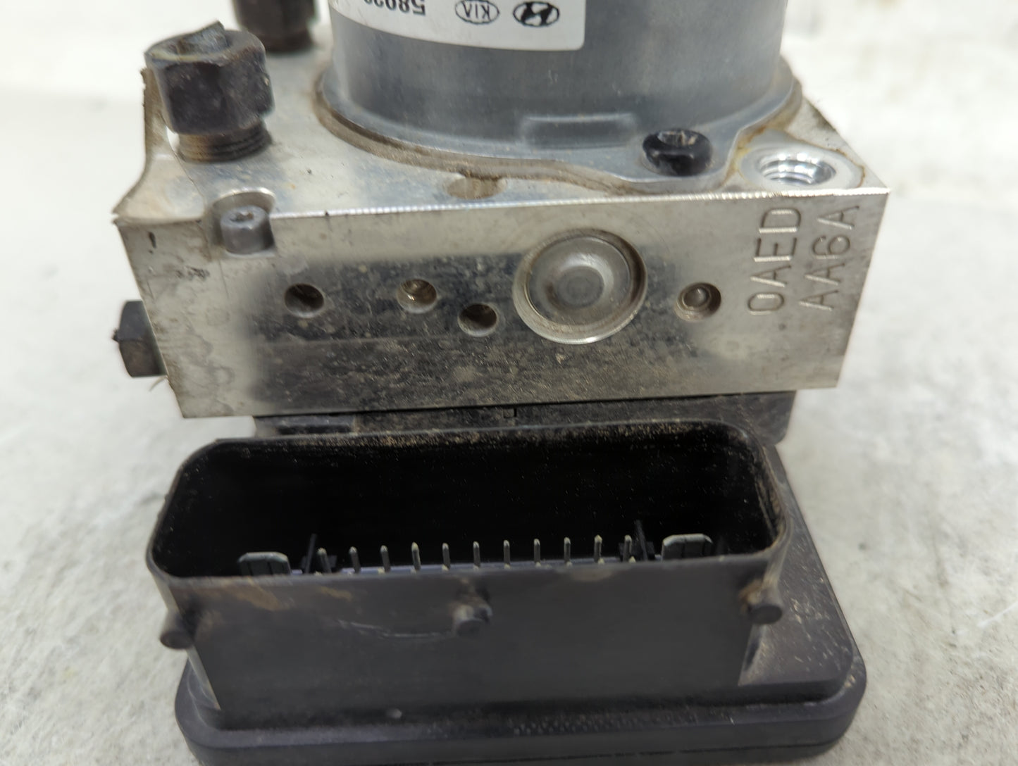 2014-2015 Hyundai Tucson ABS Pump Control Module Replacement P/N:58920-2S820 BE6003N507 Fits Fits 2014 2015 OEM Used Auto Pa