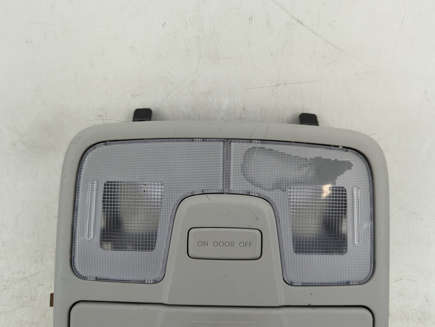 2010-2016 Hyundai Tucson Overhead Roof Console 1410421 - Oemusedautoparts1.com