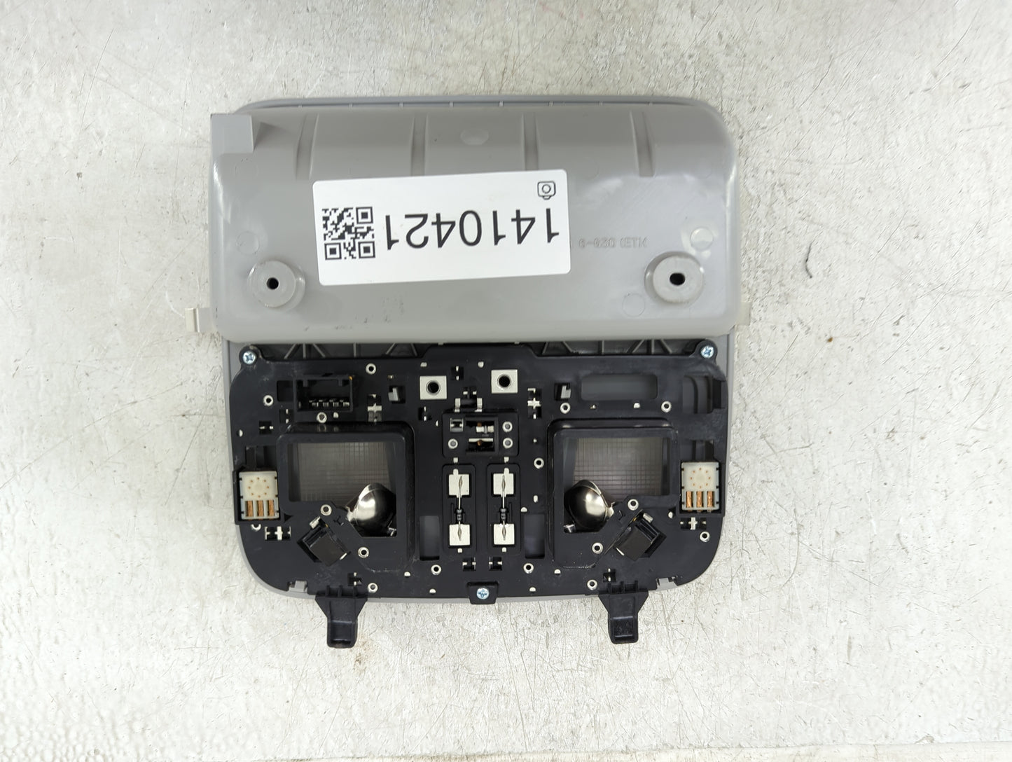 2010-2016 Hyundai Tucson Overhead Roof Console 1410421 - Oemusedautoparts1.com