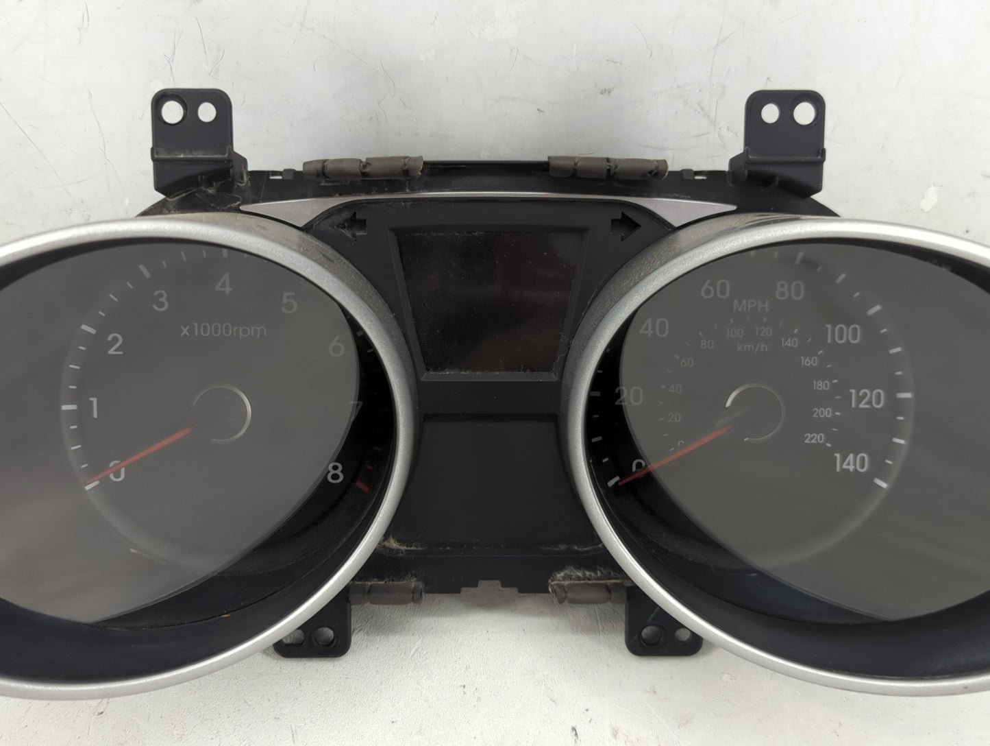 2014-2015 Hyundai Tucson Instrument Cluster Speedometer Gauges P/N:94011-2S080 Fits Fits 2014 2015 OEM Used Auto Parts - Oem