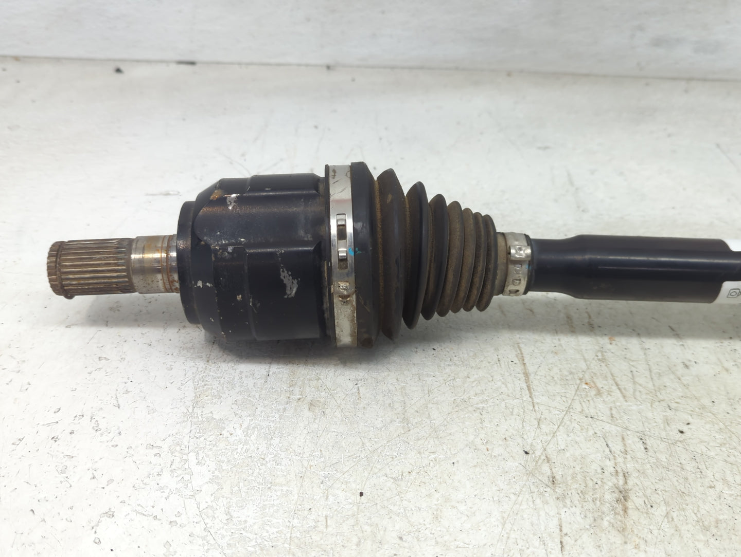 2014-2015 Hyundai Tucson Axle Shaft Front Passenger Cv C/v - Oemusedautoparts1.com