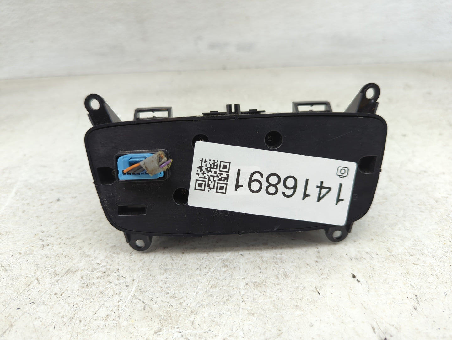 2014-2015 Hyundai Tucson Radio AM FM Cd Player Receiver Replacement P/N:96170-2S910TJP Fits Fits 2014 2015 OEM Used Auto Par