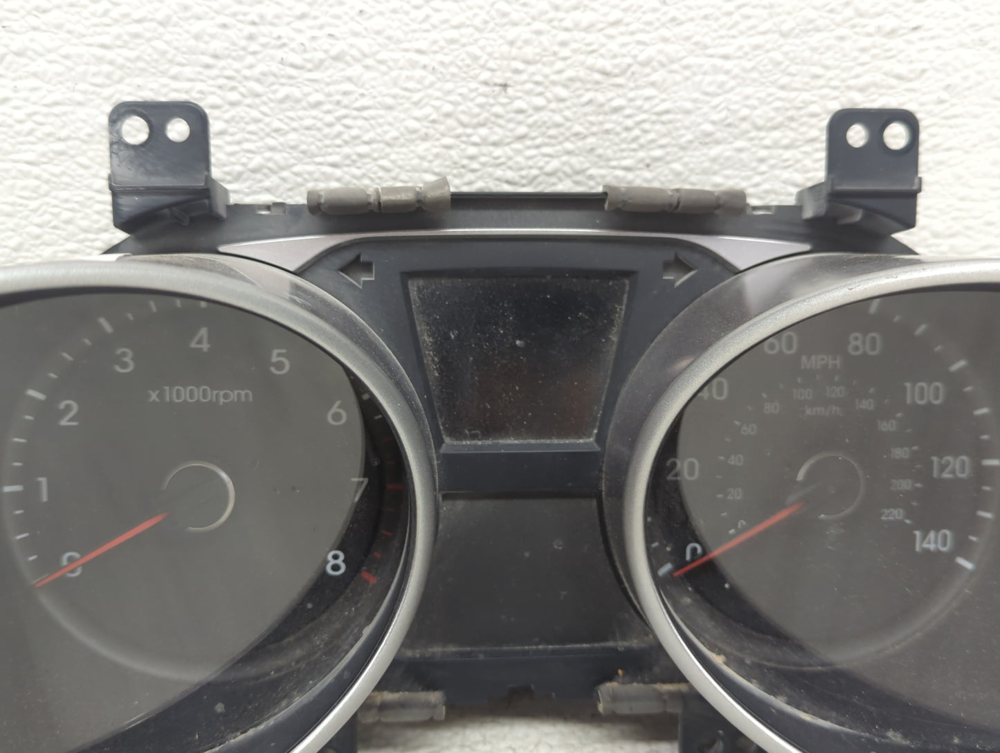 2014-2015 Hyundai Tucson Instrument Cluster Speedometer Gauges P/N:94011-2S100 11002-534500H Miles: Fits Fits 2014 2015 OEM 
