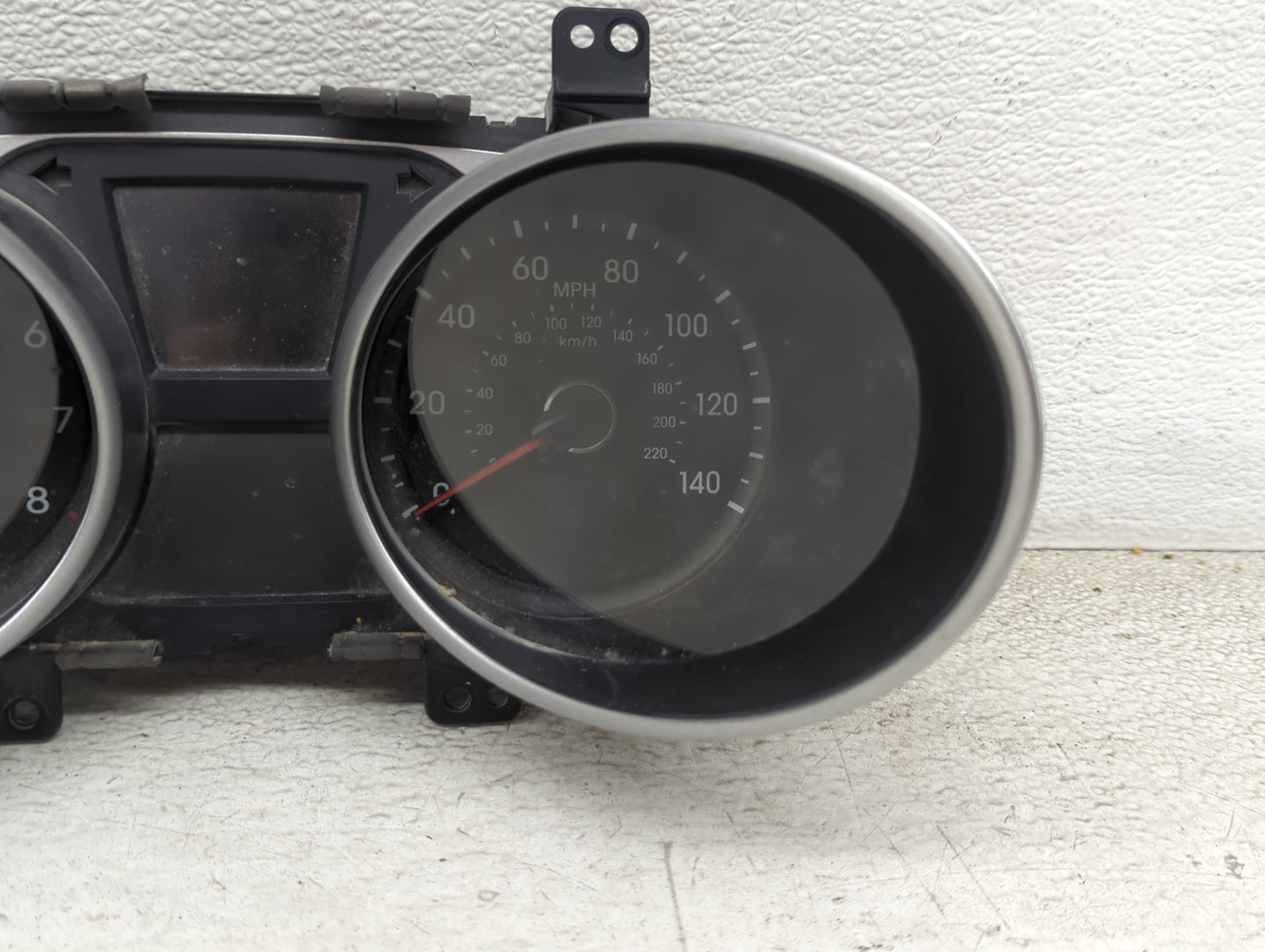 2014-2015 Hyundai Tucson Instrument Cluster Speedometer Gauges P/N:94011-2S100 11002-534500H Miles: Fits Fits 2014 2015 OEM 