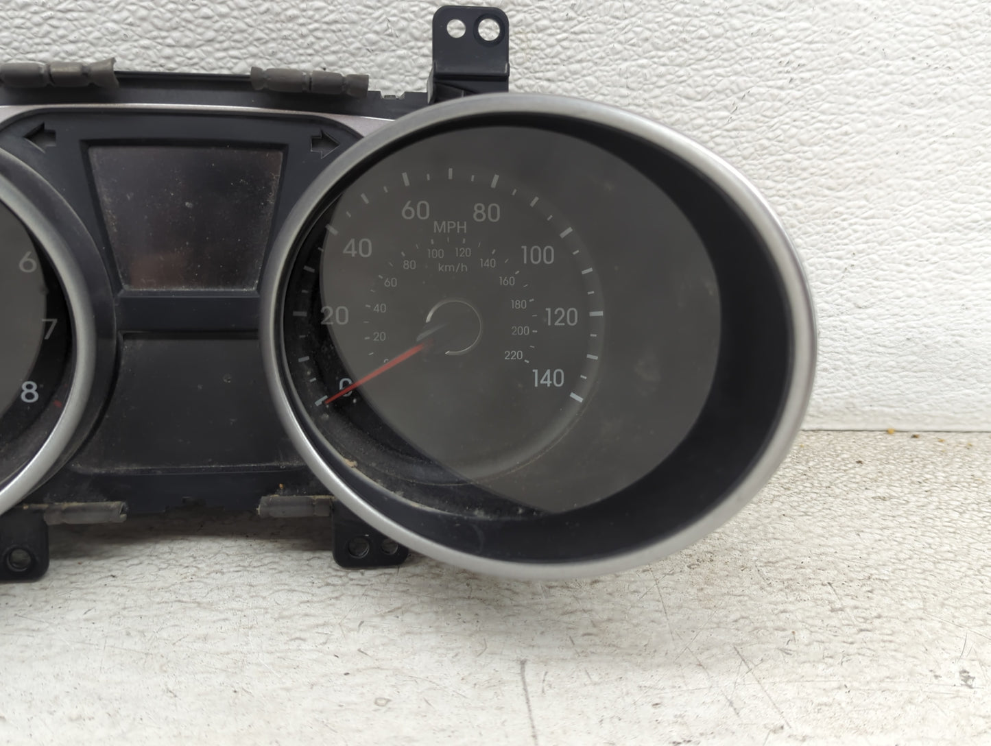 2014-2015 Hyundai Tucson Instrument Cluster Speedometer Gauges P/N:94011-2S100 11002-534500H Miles: Fits Fits 2014 2015 OEM 