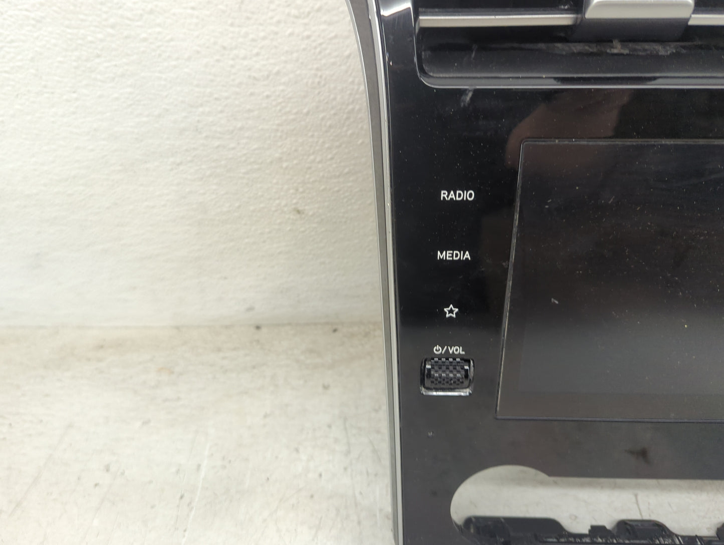 2014 Hyundai Tucson Radio AM FM Cd Player Receiver Replacement P/N:AWQ2312001B01 DGM-51NAXA0HET, 3DK1SNXA4US Fits OEM Used A