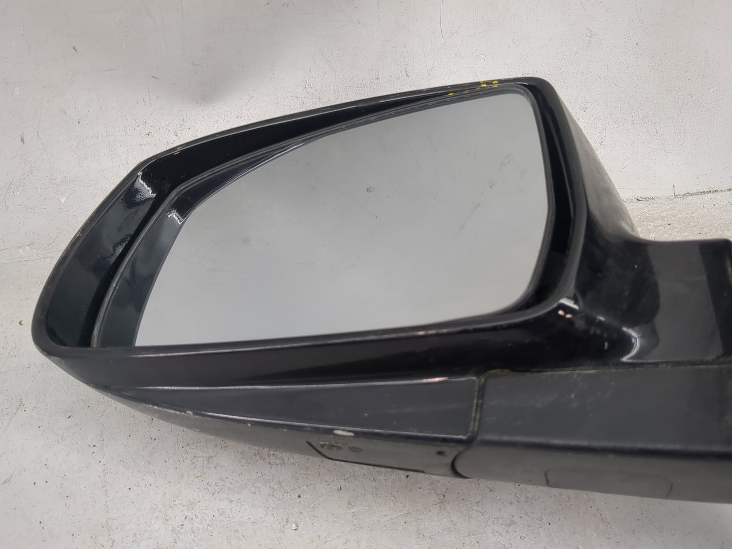 2010-2015 Hyundai Tucson Driver Side View Mirror - Left Door Mirror OEM Used - Oemusedautoparts1.com