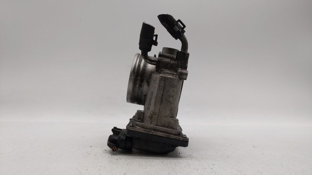 2014-2018 Hyundai Tucson Throttle Body P/N:35100-2E000 Fits Fits 2011 2012 2013 2014 2015 2016 2017 2018 2019 OEM Used Auto 