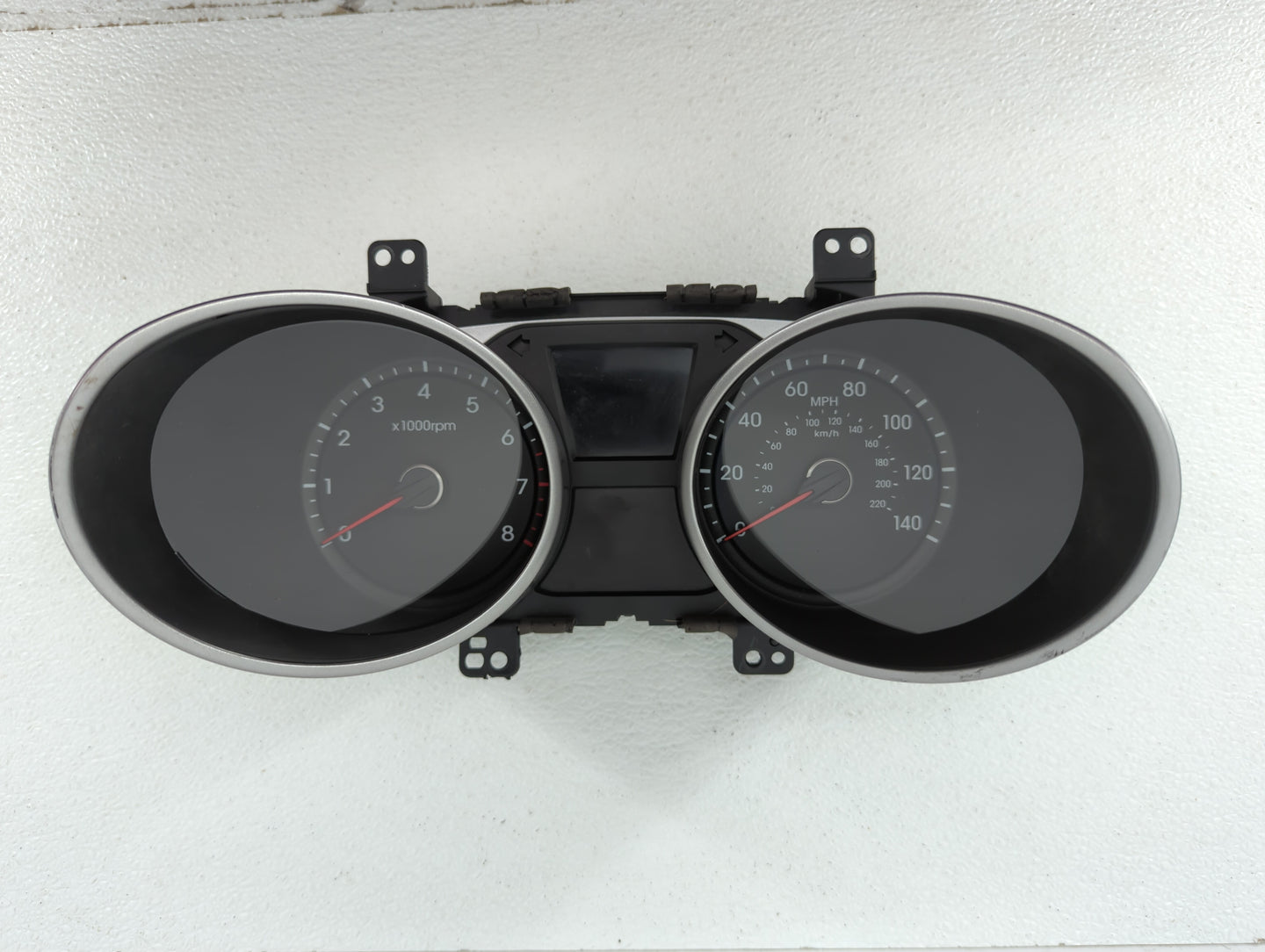 2014-2015 Hyundai Tucson Instrument Cluster Speedometer Gauges P/N:94011-2S080 Fits Fits 2014 2015 OEM Used Auto Parts - Oem