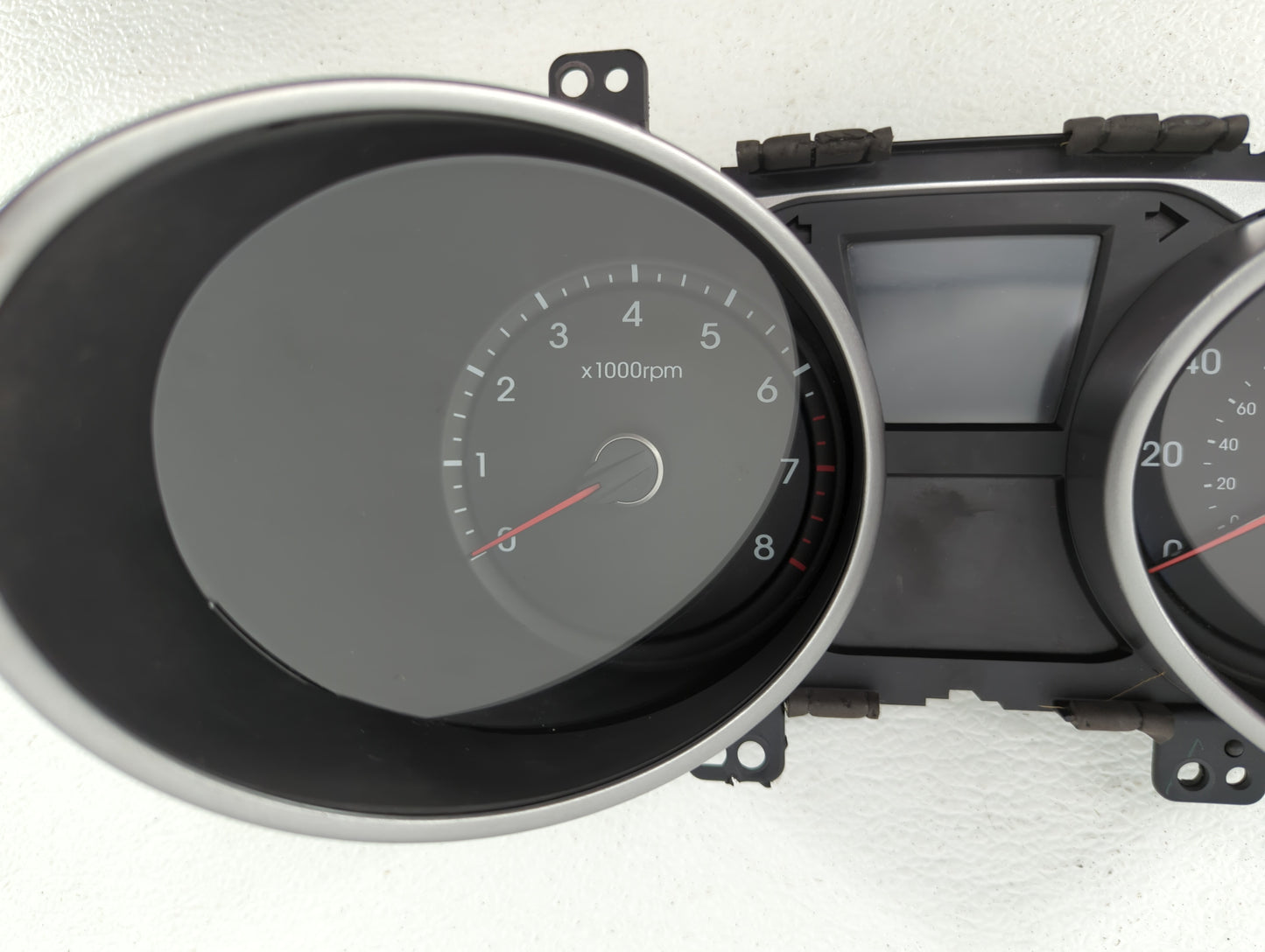 2014-2015 Hyundai Tucson Instrument Cluster Speedometer Gauges P/N:94011-2S080 Fits Fits 2014 2015 OEM Used Auto Parts - Oem