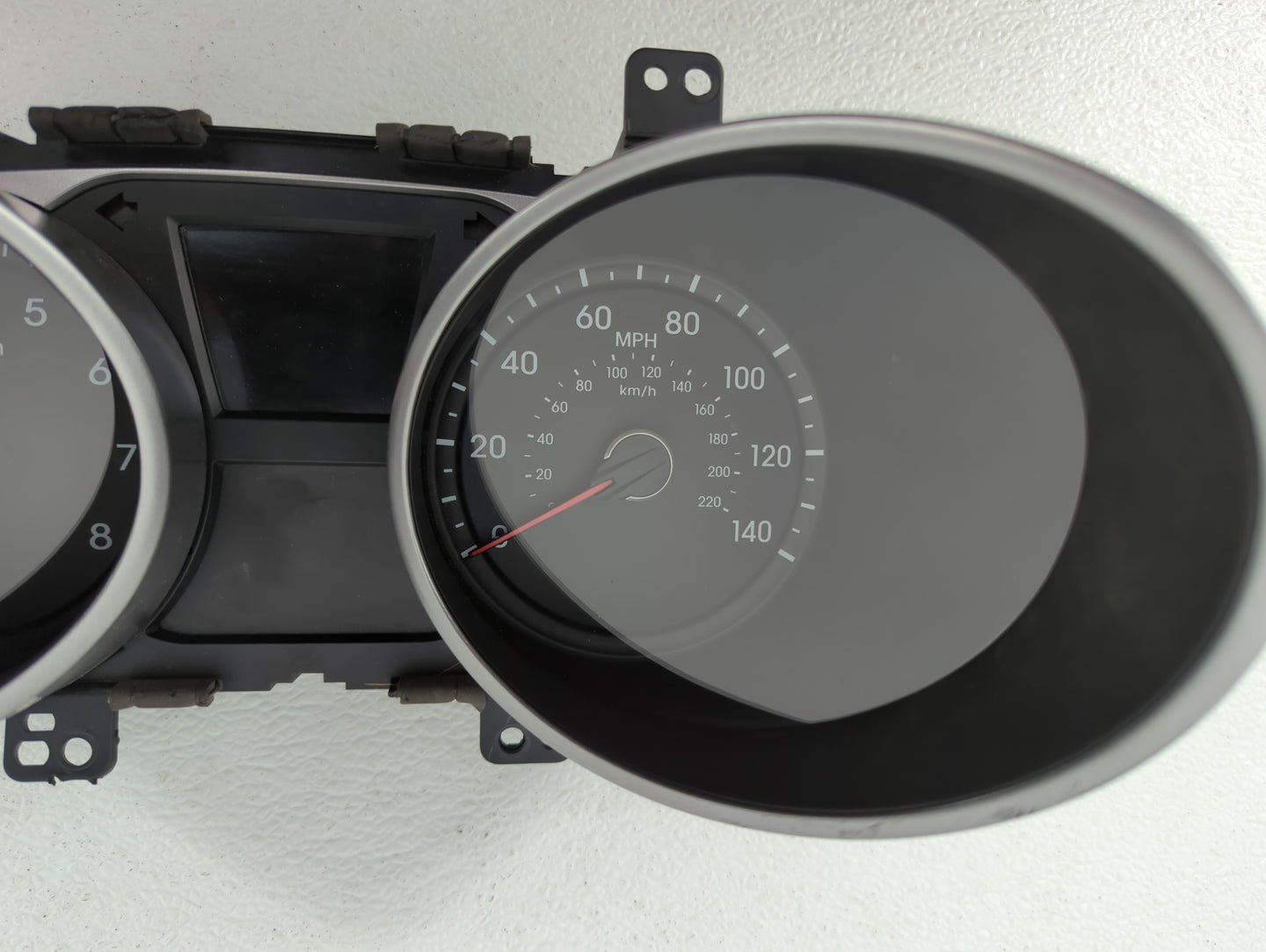 2014-2015 Hyundai Tucson Instrument Cluster Speedometer Gauges P/N:94011-2S080 Fits Fits 2014 2015 OEM Used Auto Parts - Oem