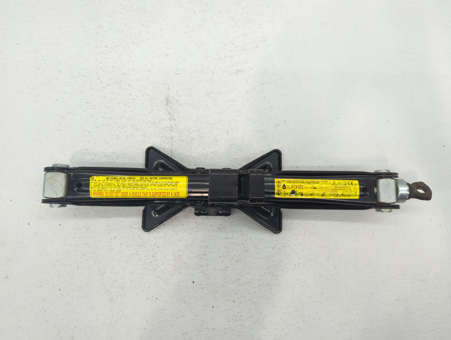 2014 Hyundai Tucson Spare Scissor Car Jack 498992 - Oemusedautoparts1.com