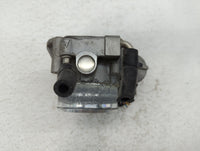 2014-2015 Hyundai Tucson Throttle Body P/N:35100-2G700 Fits Fits 2011 2012 2013 2014 2015 2016 OEM Used Auto Parts - Oemused