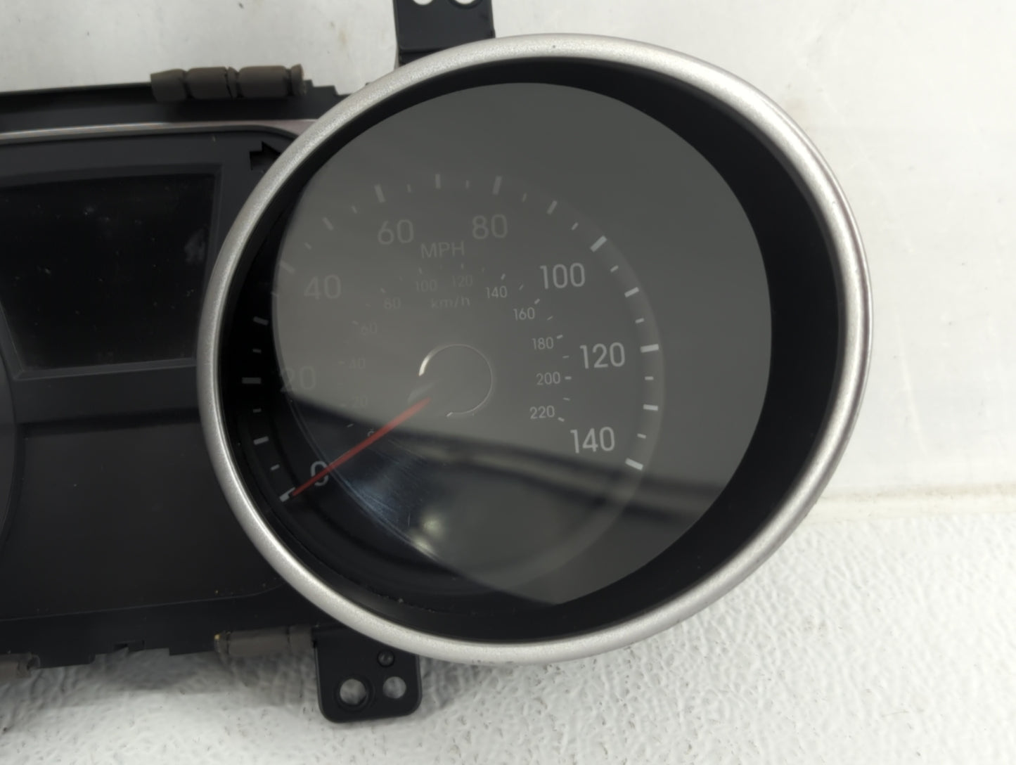2014-2015 Hyundai Tucson Instrument Cluster Speedometer Gauges P/N:94011-2S100 Fits Fits 2014 2015 OEM Used Auto Parts - Oem