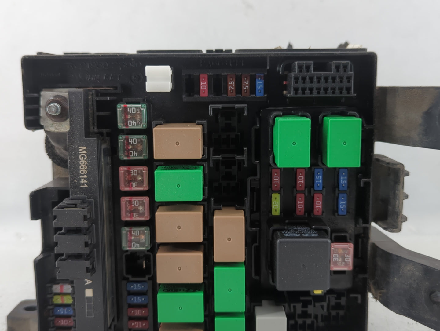 2014-2015 Hyundai Tucson Fusebox Fuse Box Panel Relay Module P/N:91941-2S120 913072S480 Fits Fits 2014 2015 OEM Used Auto Pa