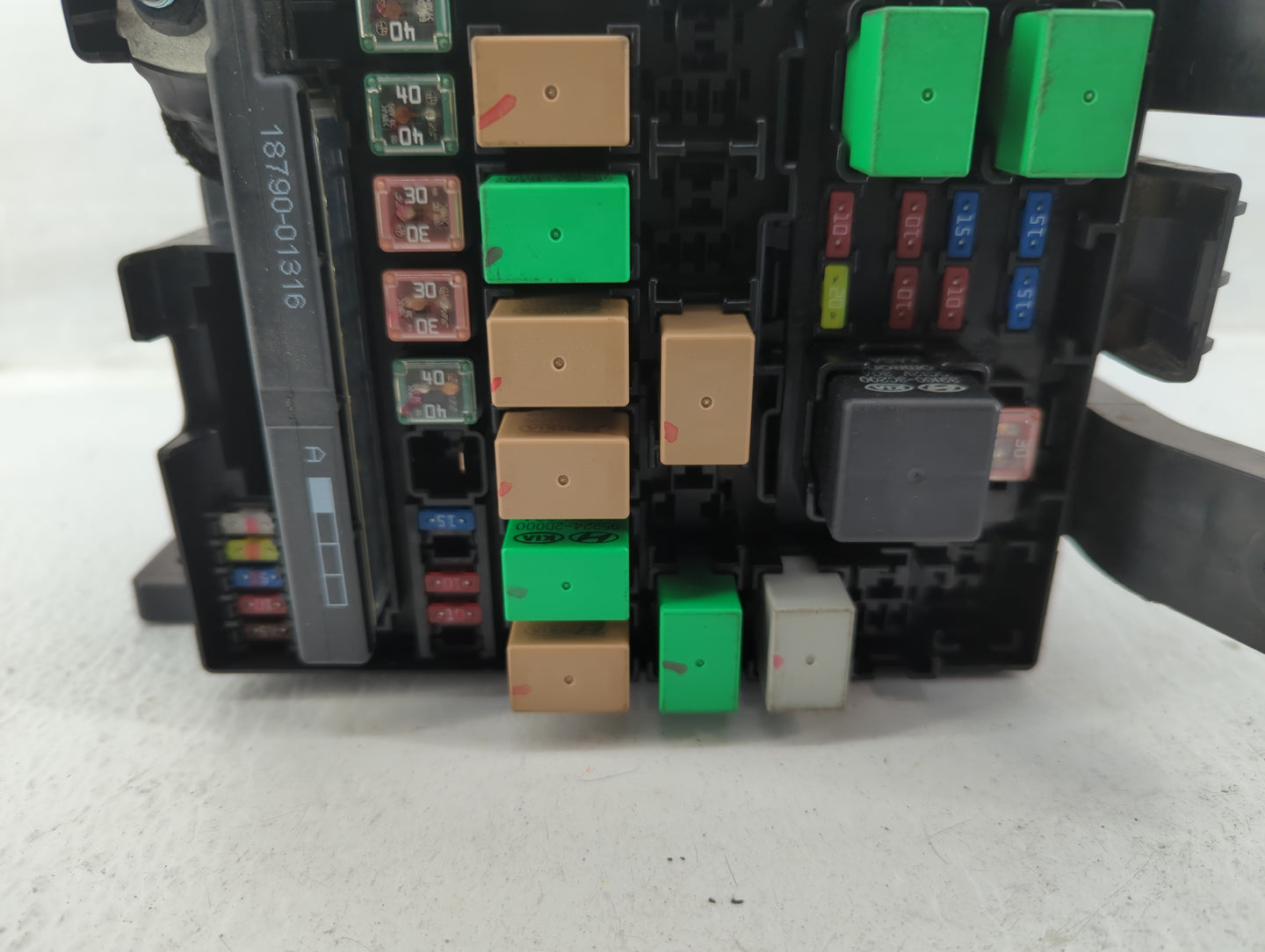 2014-2015 Hyundai Tucson Fusebox Fuse Box Panel Relay Module P/N:91941-2S120 913072S480 Fits Fits 2014 2015 OEM Used Auto Pa