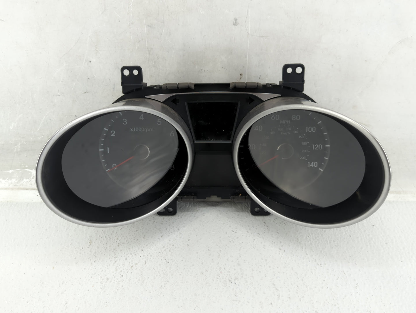 2014-2015 Hyundai Tucson Instrument Cluster Speedometer Gauges P/N:94011-2S100 Fits Fits 2014 2015 OEM Used Auto Parts - Oem