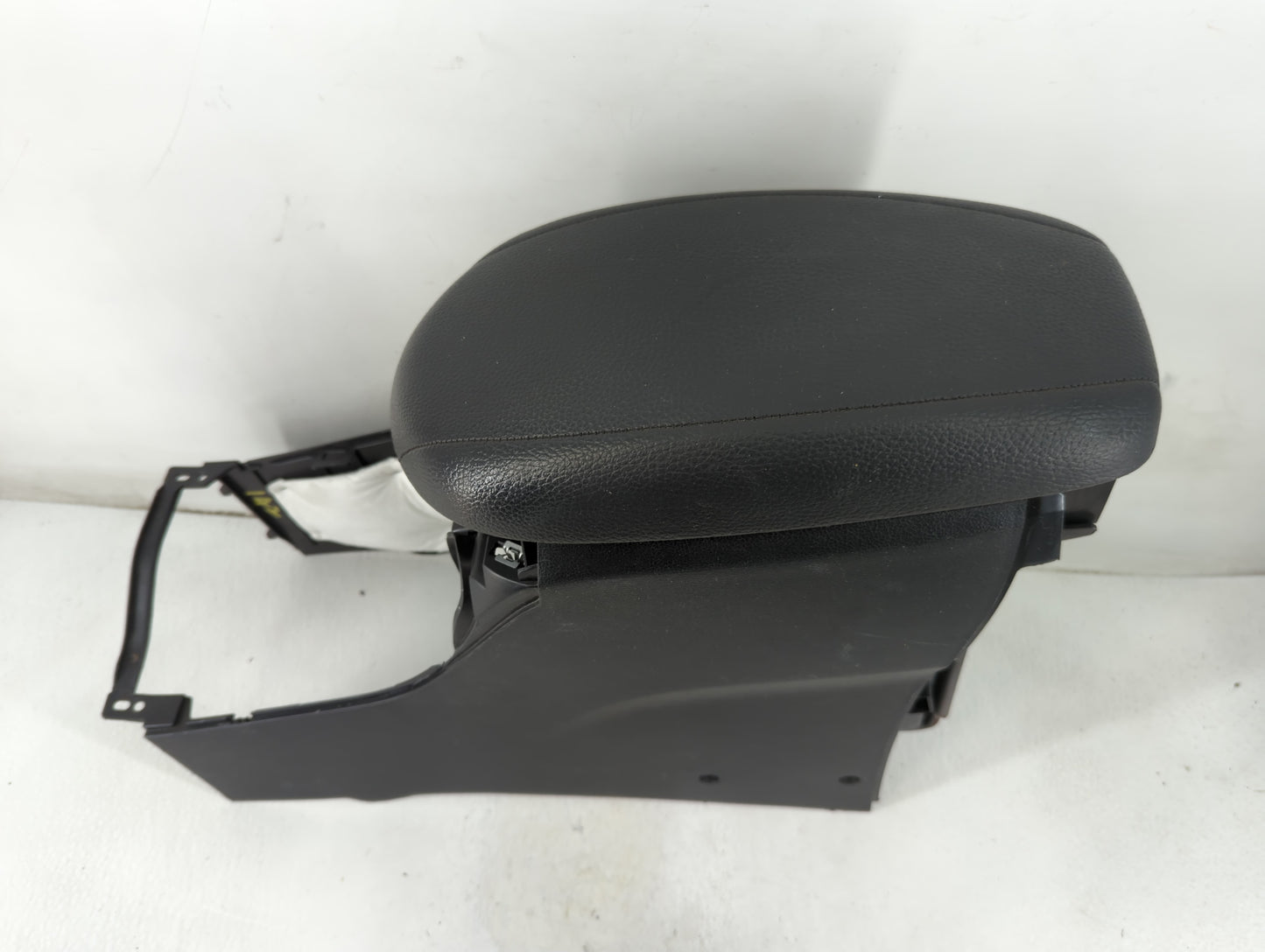 2013-2017 Hyundai Veloster Center Floor Console Fits Fits 2013 2014 2015 2016 2017 OEM Used Auto Parts - Oemusedautoparts1.c