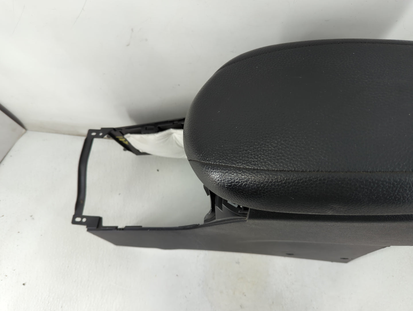 2013-2017 Hyundai Veloster Center Floor Console Fits Fits 2013 2014 2015 2016 2017 OEM Used Auto Parts - Oemusedautoparts1.c