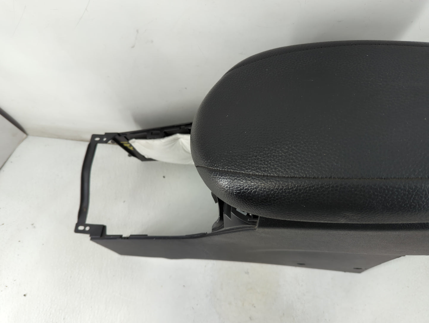 2013-2017 Hyundai Veloster Center Floor Console Fits Fits 2013 2014 2015 2016 2017 OEM Used Auto Parts - Oemusedautoparts1.c