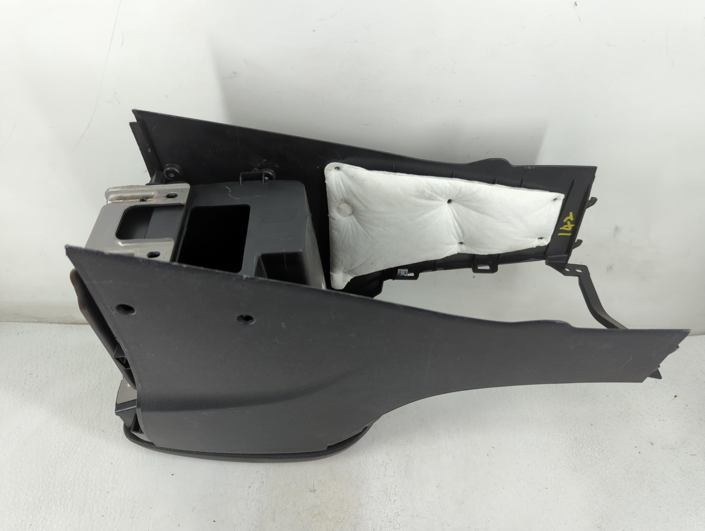2013-2017 Hyundai Veloster Center Floor Console Fits Fits 2013 2014 2015 2016 2017 OEM Used Auto Parts - Oemusedautoparts1.c