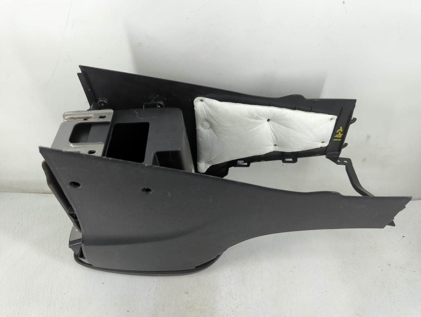 2013-2017 Hyundai Veloster Center Floor Console Fits Fits 2013 2014 2015 2016 2017 OEM Used Auto Parts - Oemusedautoparts1.c
