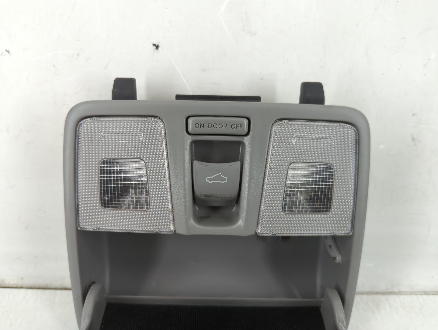 2012-2017 Hyundai Veloster Overhead Roof Console Interior Dome Light - Oemusedautoparts1.com