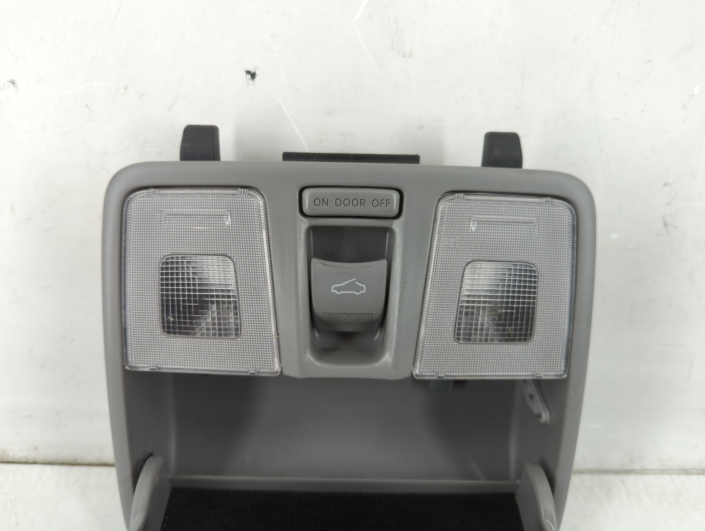 2012-2017 Hyundai Veloster Overhead Roof Console Interior Dome Light - Oemusedautoparts1.com