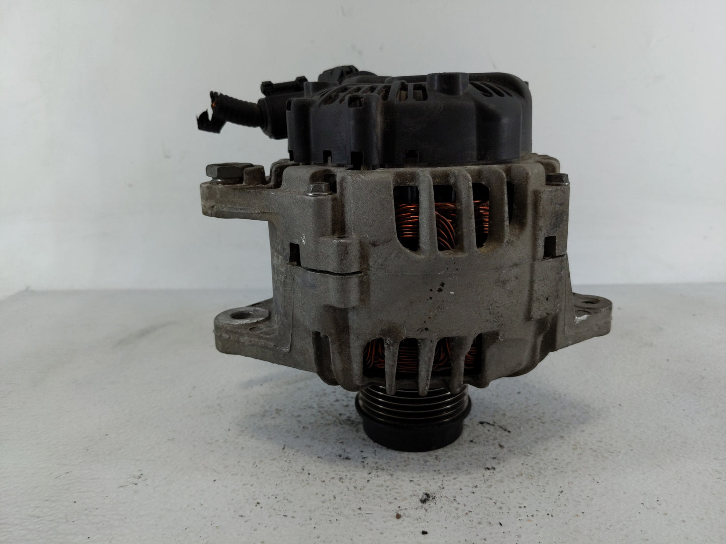 2013-2015 Hyundai Veloster Alternator Replacement Generator Charging Assembly Engine OEM P/N:37300-2B760 Fits Fits 2013 2014
