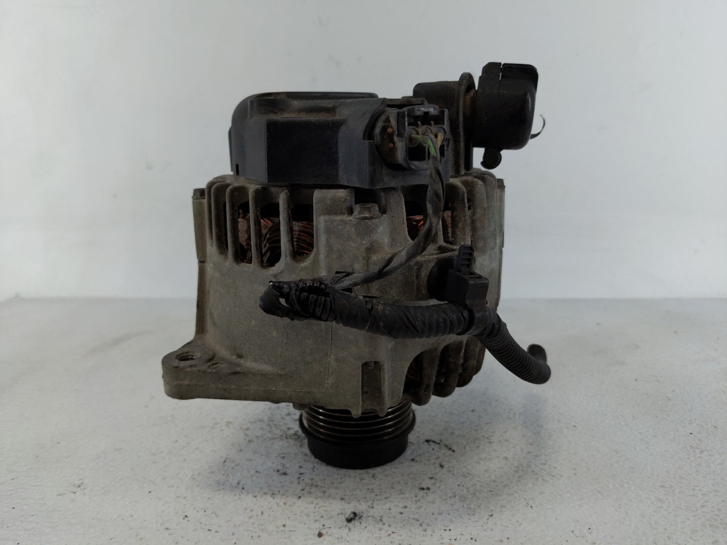 2013-2015 Hyundai Veloster Alternator Replacement Generator Charging Assembly Engine OEM P/N:37300-2B760 Fits Fits 2013 2014