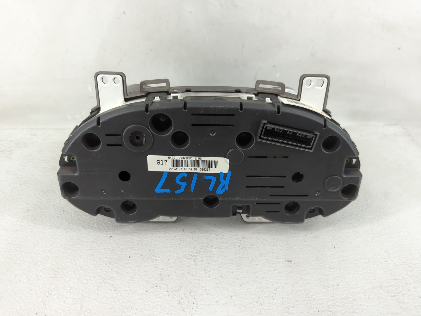 2012-2015 Hyundai Veloster Instrument Cluster Speedometer Gauges P/N:94001-2V321PD5 Fits Fits 2012 2013 2014 2015 OEM Used A
